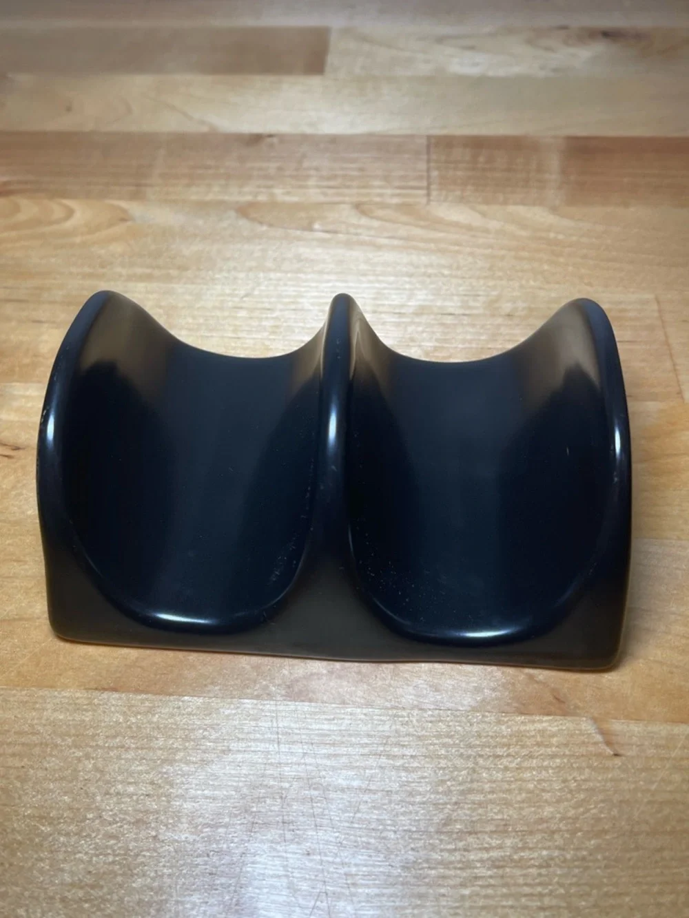 Rae Dunn Black 'YUM' Ceramic Taco Holder - Picture 2 of 7